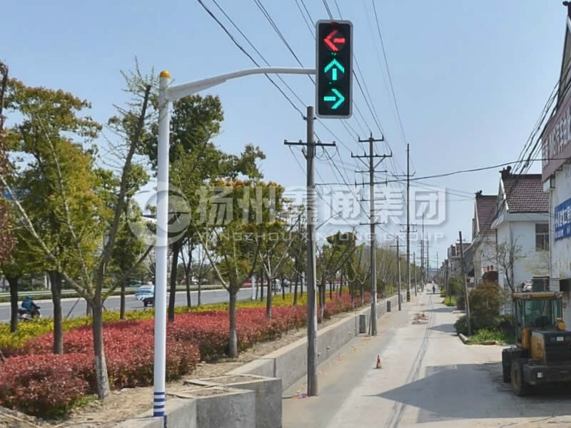 XHDG-017，單挑彎臂信號(hào)燈桿